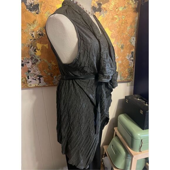 Komarov Art to Wear Buttoned and belted pleated Gray Lagenlook Vest Size M - Picture 2 of 9
